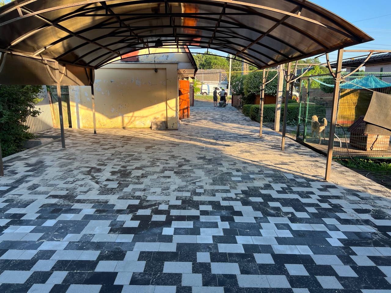 Укладання тротуарної плитки