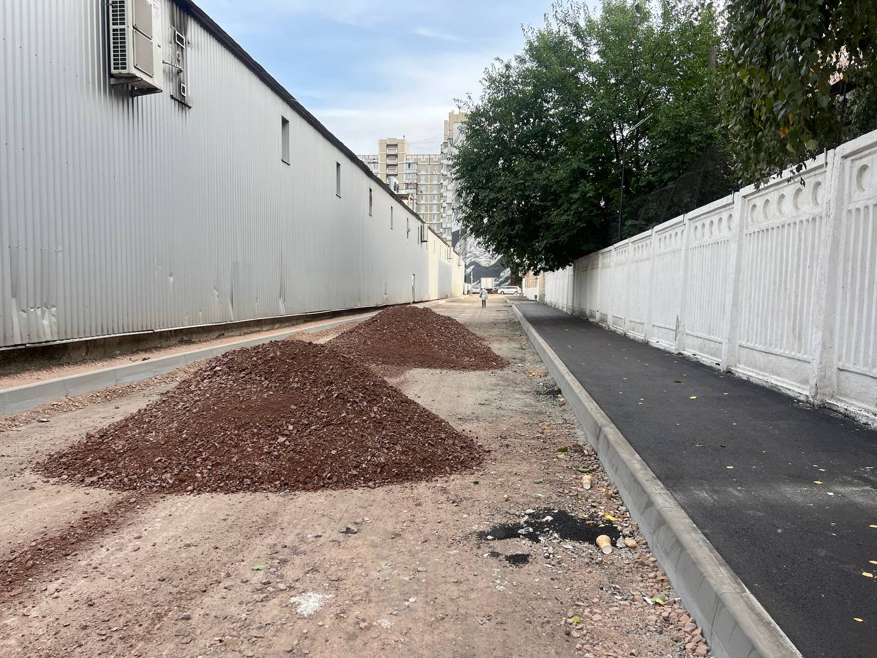 Благоустрою території доріг