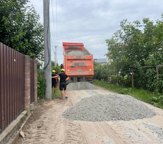 2026-02-24 14.23.09 укладання асфальту Васильків